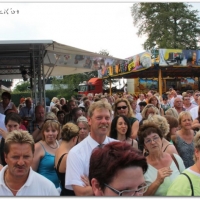 052_20100611_1069383157