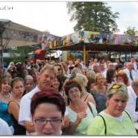 054_20100611_1420414031