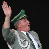 1817_20120620_1884147462